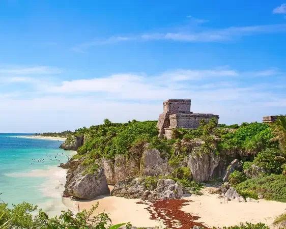 Rovine maya affacciate sul mare